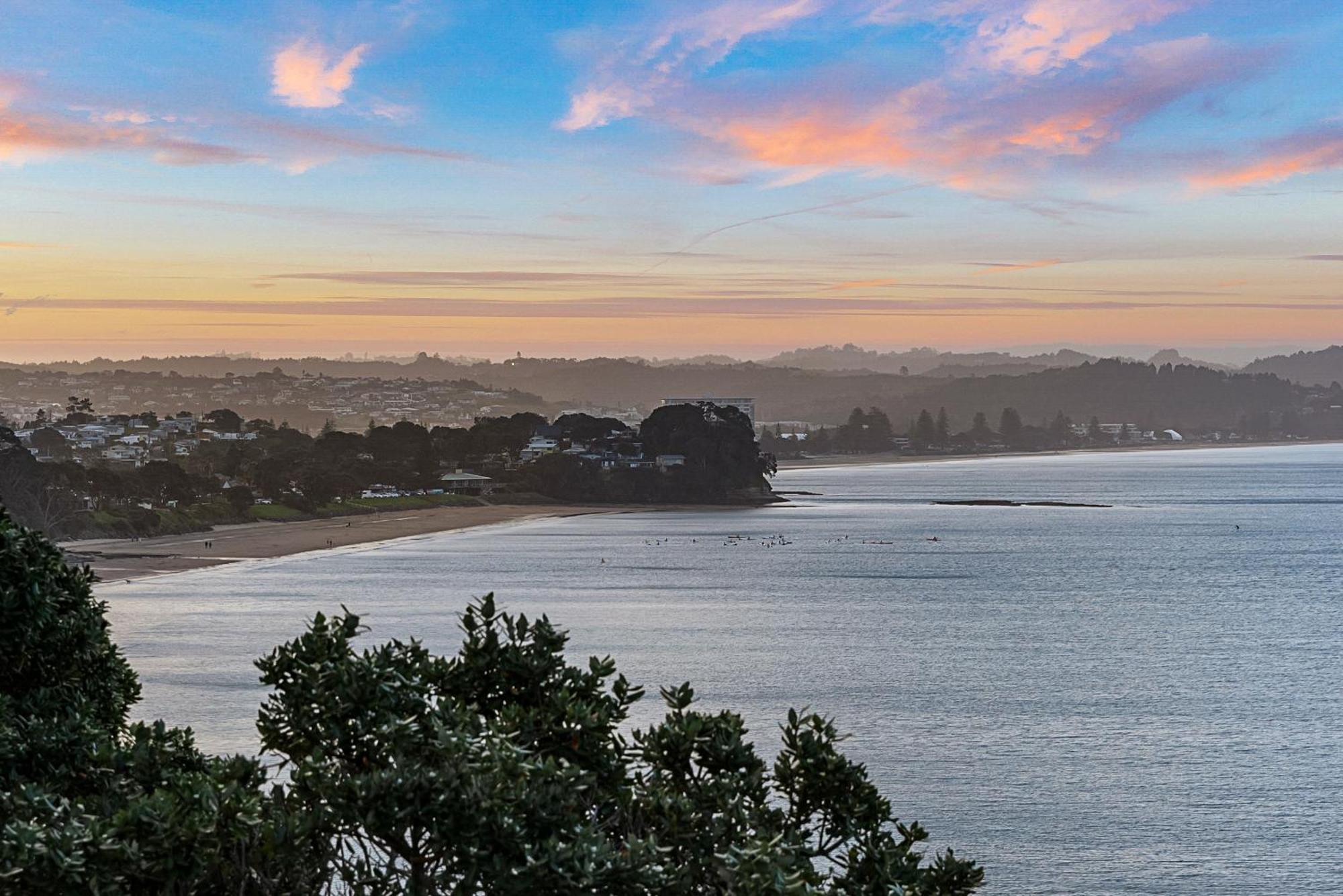 Private Paradise With Sea Views Lägenhet Whangaparaoa Exteriör bild